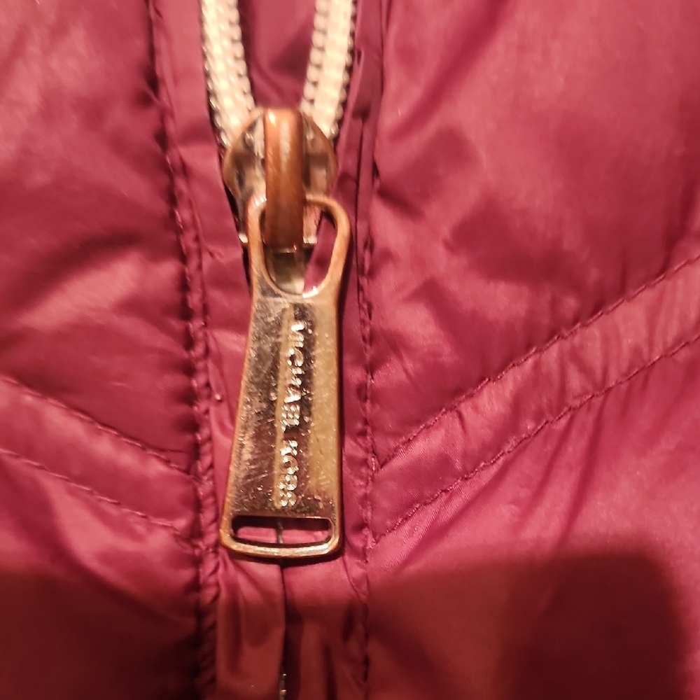 Michael Kors Women's Plum Puffer Jacket - Picture 4 of 12